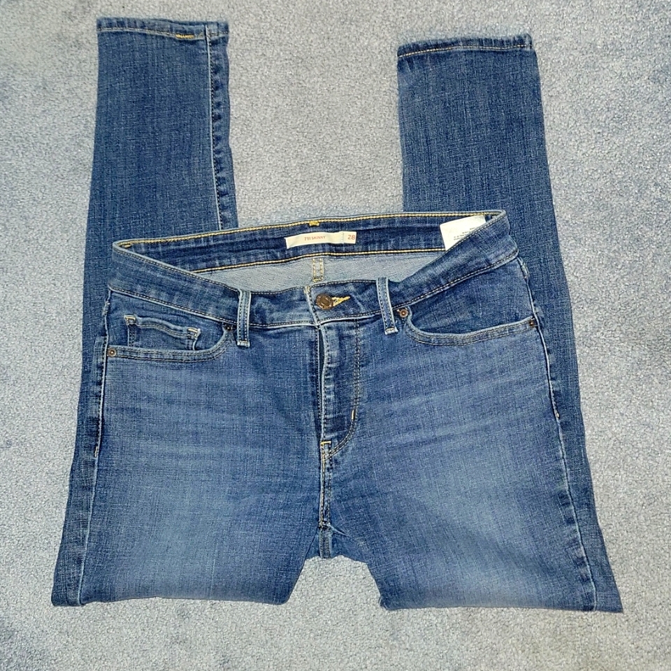 711 Skinny Jeans